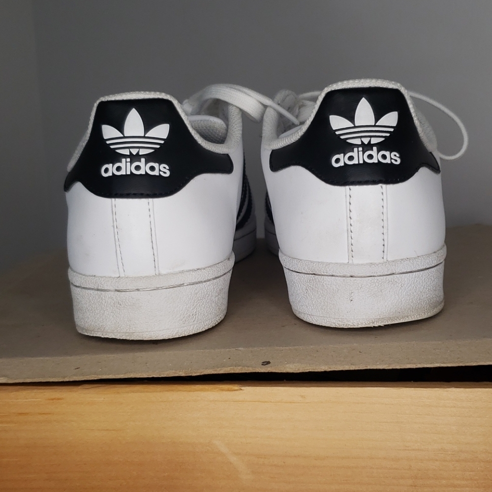 Adidas Superstar - Picture 2 of 3